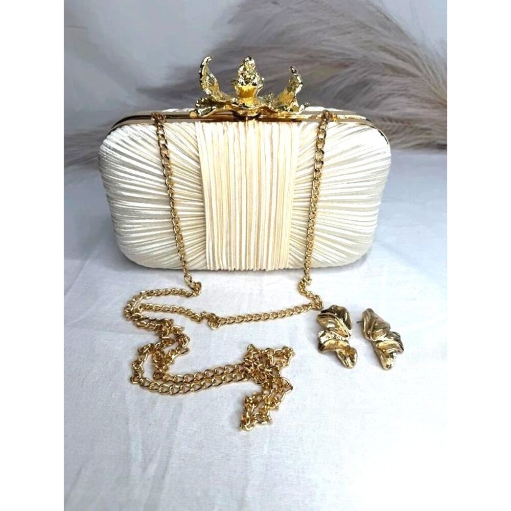 Vintage The House of Harlow 1960 Clutch w/gold leaf earrings Old Hollywood Glam